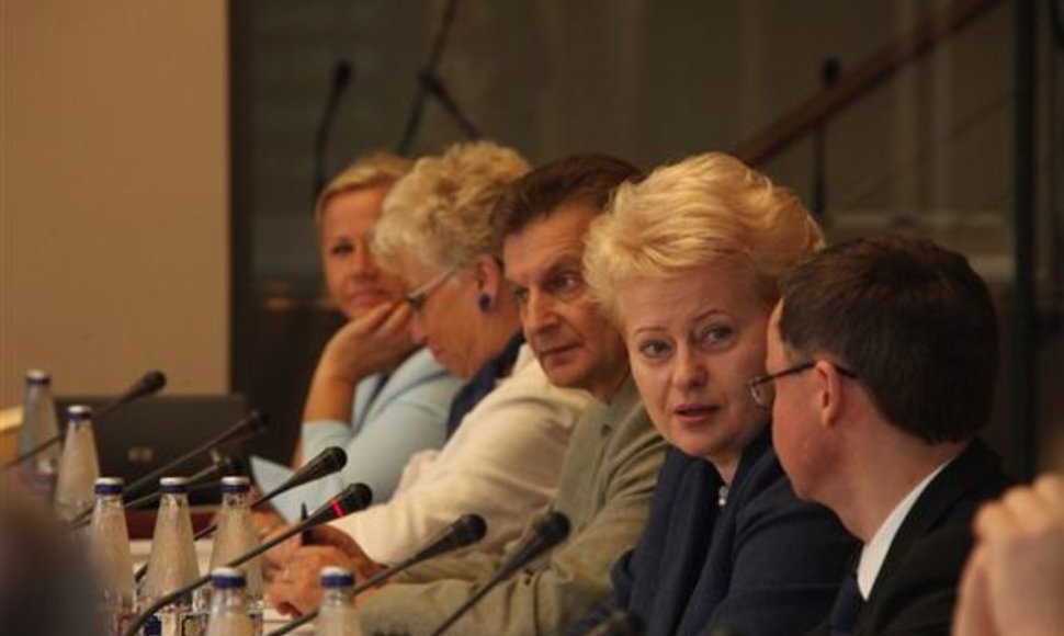D.Grybauskaitė dalyvauja Prezidentūroje surengtame forume