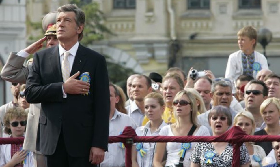 Ukrainos prezidentas  Kijevo centre  nepriklausomybės 17-ųjų metinių minėjime.