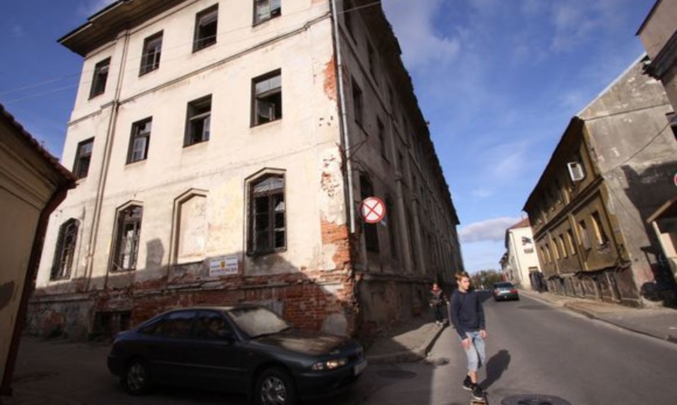 Lietuvos Aukščiausiajam Teismui priėmus galutinį nuosprendį, Senamiestyje esantis buvusios ligoninės pastatas bus įtrauktas į privatizuojamų objektų sąrašą. 