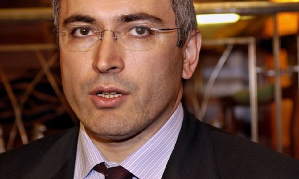 M.Chodorkovskio veide jau galima išvysti šypseną, nors Maskvoje nagrinėjama antroji jo byla.