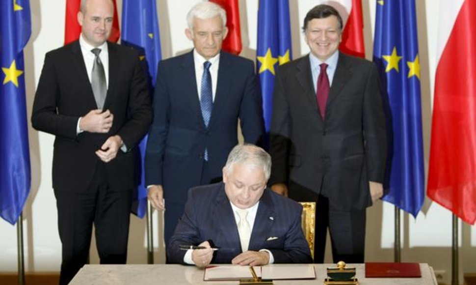 Lenkijos prezidentas L.Kaczynskis šeštadienį pasirašė Europos Sąjungos Reformų sutartį.
