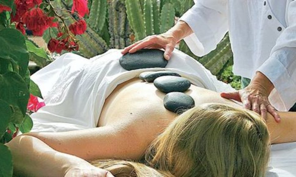 Akmenų terapija (masažas įkaitintais akmenimis) taikoma ir Lietuvoje. 