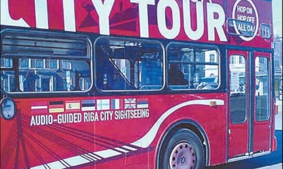 Pamatyti Rygos įžymybes sostinės svečiai gali turistiniu autobusu.