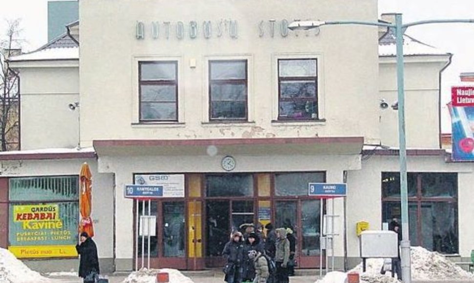 Skolos bankams privertė užstatyti miesto centre esančią Panevėžio autobusų stotį.
