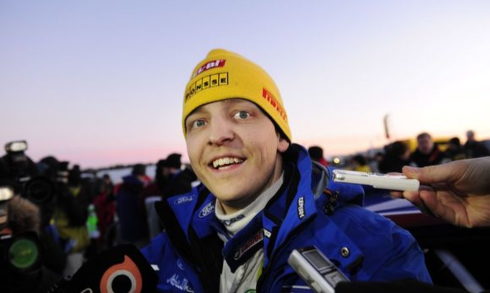 Pasaulio autoralio čempionato lyderiu tapo Mikko Hirvonenas.