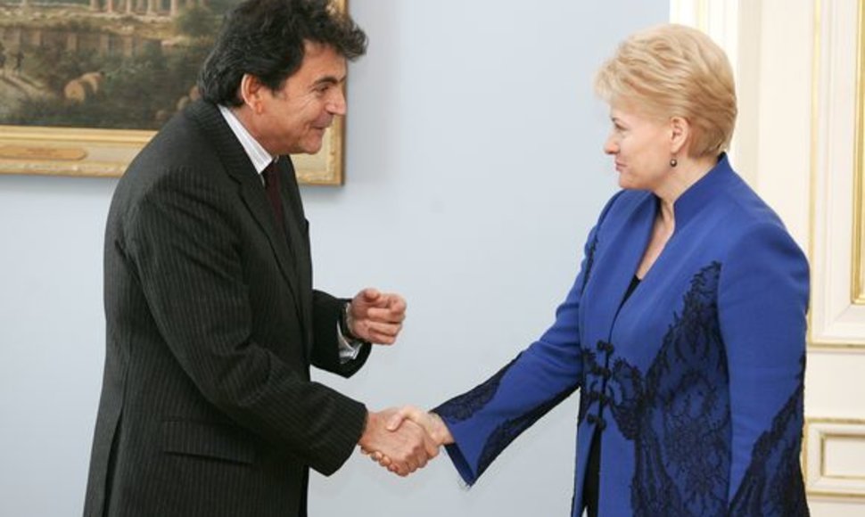 Prezidentė D.Grybauskaitė priėmė Prancūzijos valstybės sekretorių Europos Sąjungos reikalams P.Lellouche.