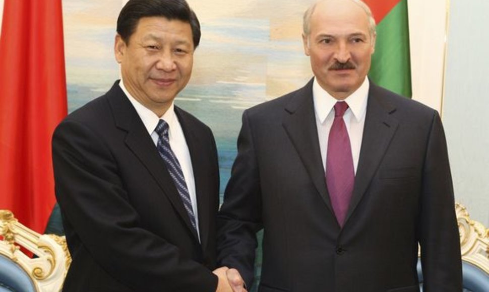 Xi Jinpingas ir A.Lukašenka