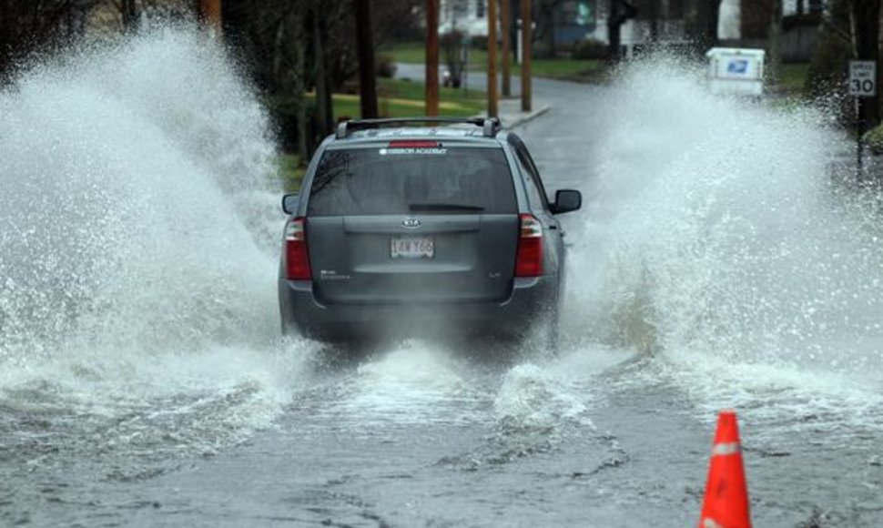 Rod Ailendo valstijoje prasidėjęs potvynis yra didžiausias nuo 1955 metų.  
