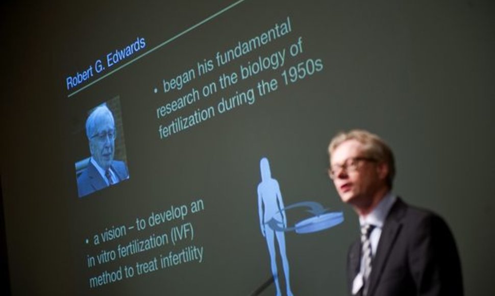 Nobelio komitetas Stokholme veikiančiame Karolio institute paskelbė R.Edwardsą Nobelio medicinos premijos laimėtoju.