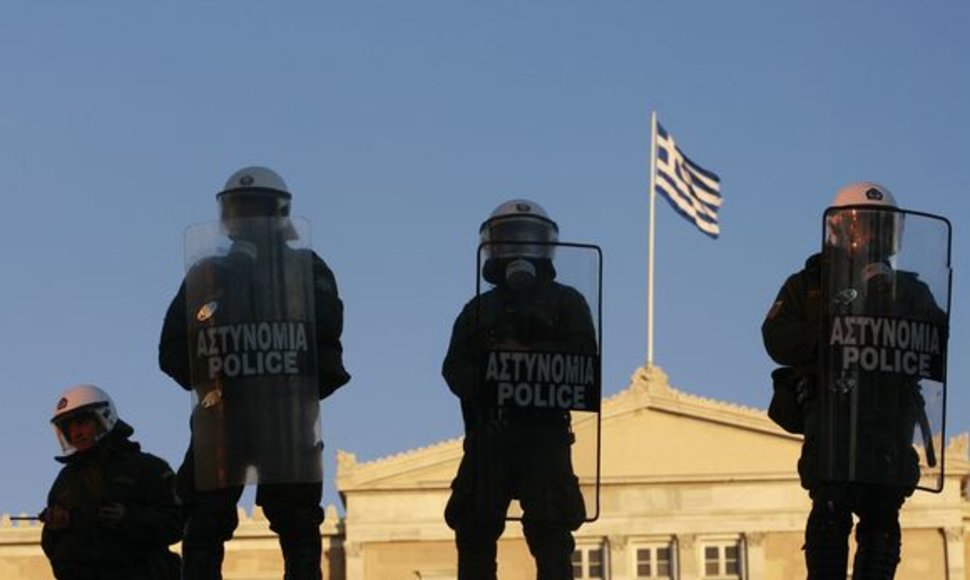 Graikijoje nerimsta riaušės, be to, turi prasidėti ir profsąjungų streikas.