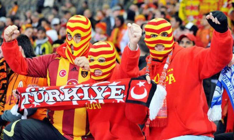Turkijos futbolo klubų sirgaliams ateina neramios dienos