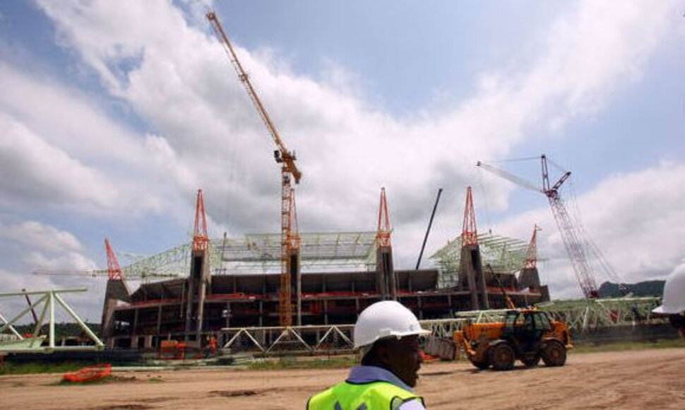 Stadiono statyba stringa dėl streikų