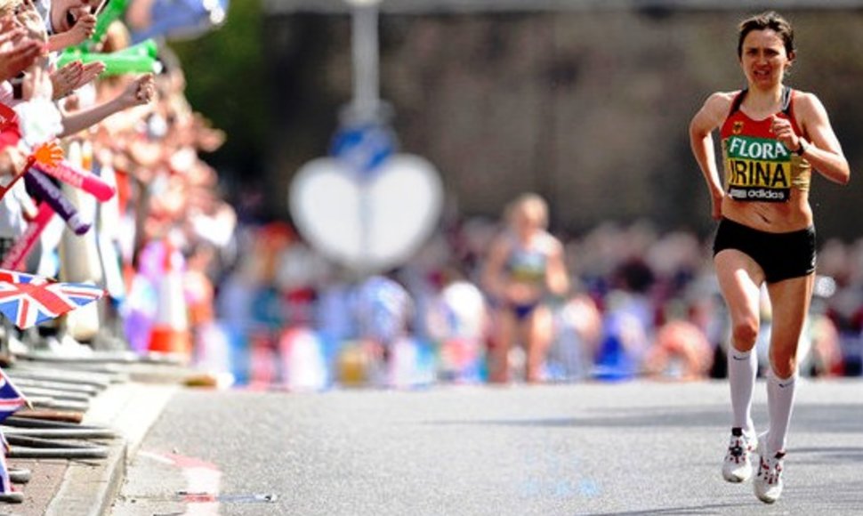 Finišuoja maratono nugalėtoja Irina Mikitenko