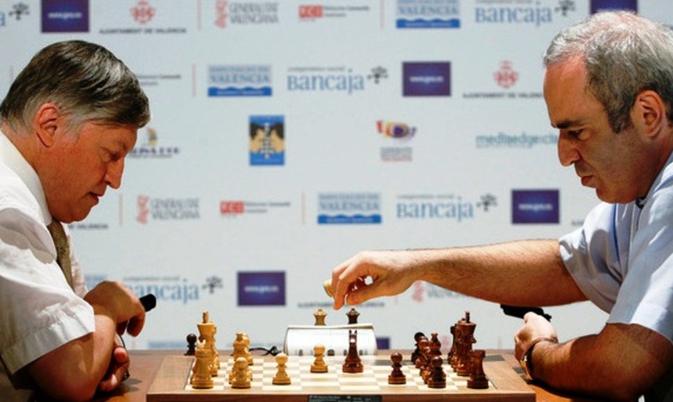 Garis Kasparovas nesunkiai įveikė Anatolijų Karpovą.