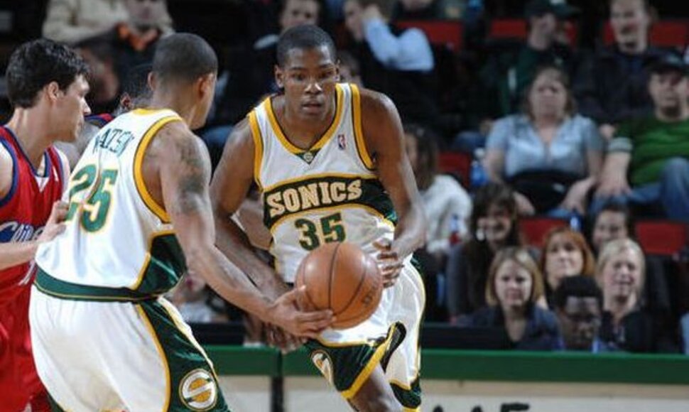Super Sonics tapo Thunders