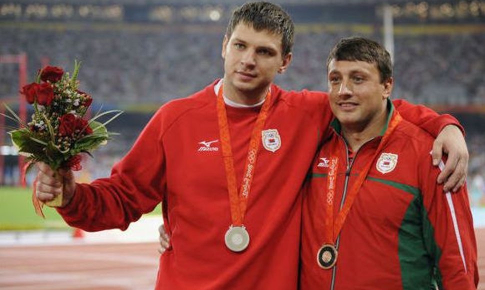 Vadimas Deviatovskis (kairėje) ir  Ivan Tichonas