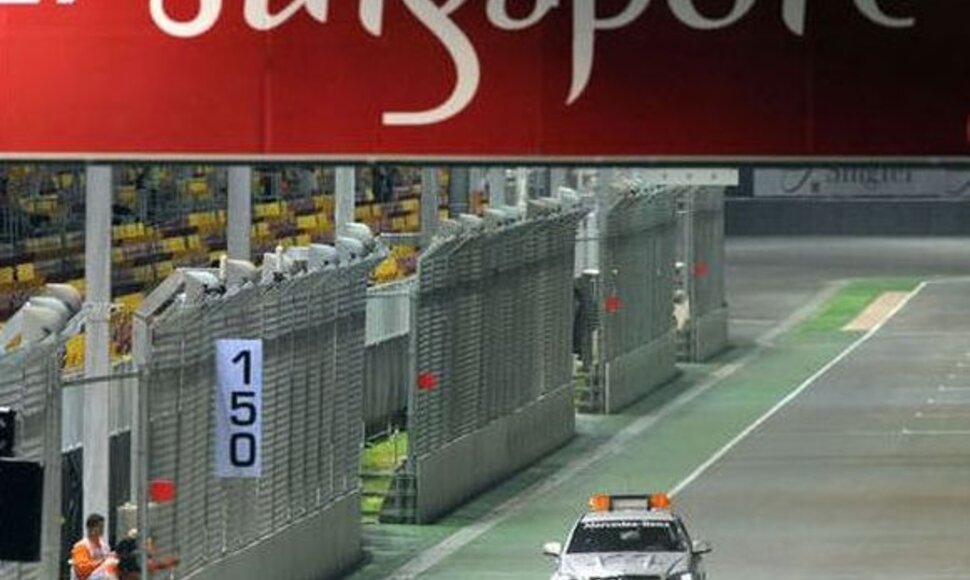 Singapūro trasa ruo&scaron;iama naktiunėms lenktynėms
