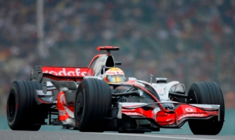 „McLaren” pasivijo konkurentus