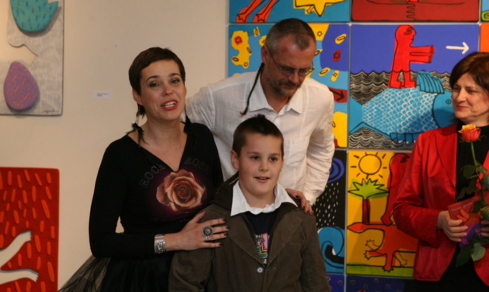 Nomeda Marčėnaitė su vyru Mariumi Jonučiu ir sūnumi Titu
