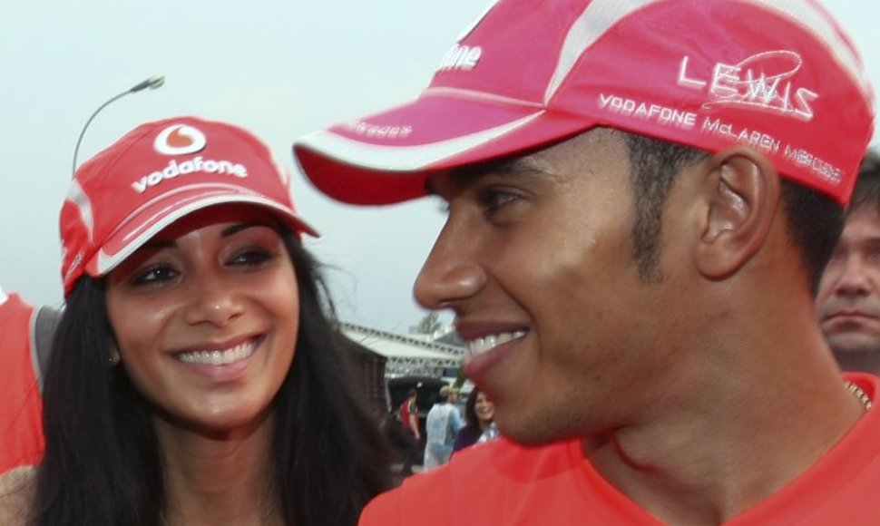 Dainininkė Nicole Scherzinger ir F1 lenktynininkas Lewisas Hamiltonas
