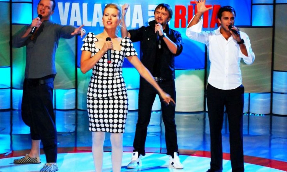 Rūta Mikelkevičiūtė dainuoja su vyrais