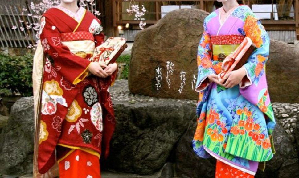 Teruno Miyake kimono šou