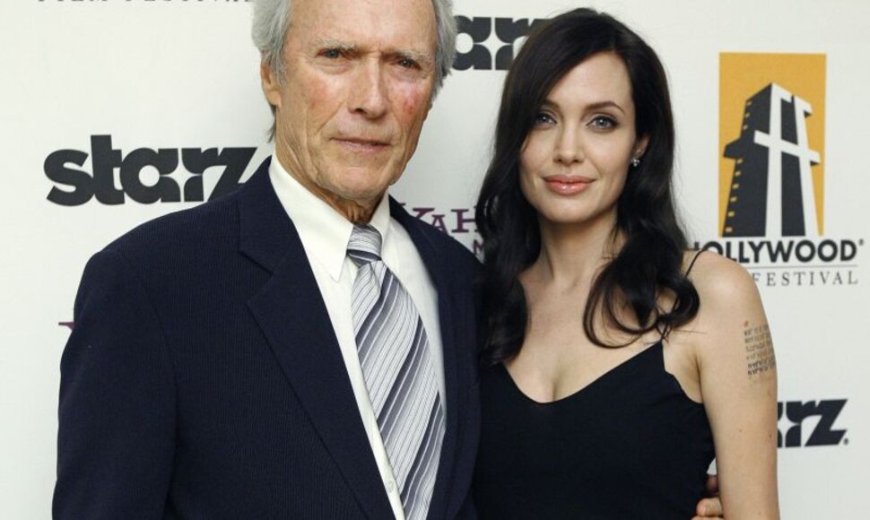 Clintas Eastwoodas ir Angelina Jolie