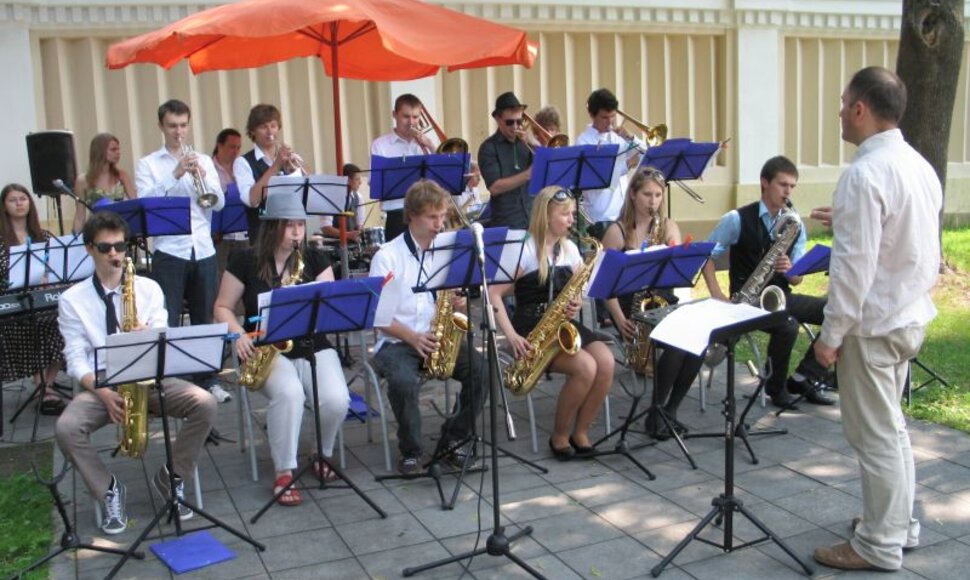 Vilniaus Karolini&scaron;kių muzikos mokyklos bigbendas