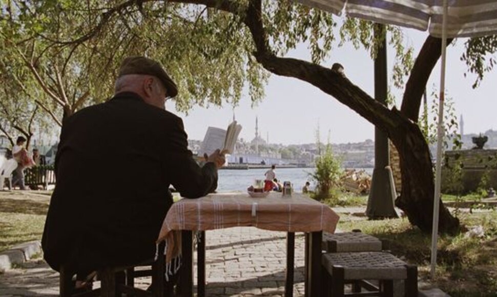 Kadras iš filmo „Iš kitos pusės“