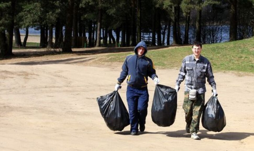 Akcijos „Darom 2009“ dalyviai Pilaitės mikrorajone