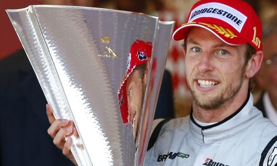 Jensonas Buttonas gali didžiuotis nugalėtojo taure.