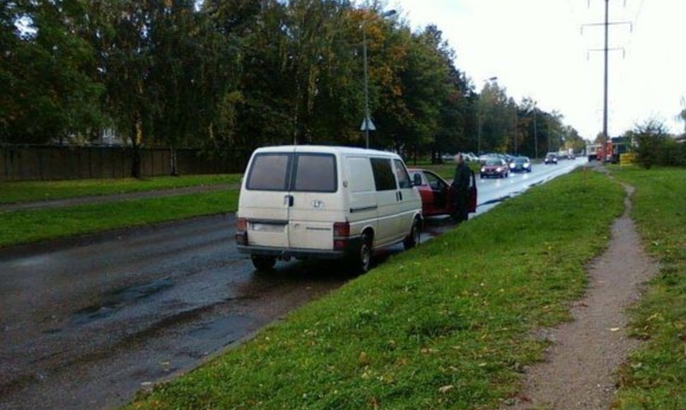 VW Transporter, kuriuo buvo gabenamos kontrabandinės cigaretės