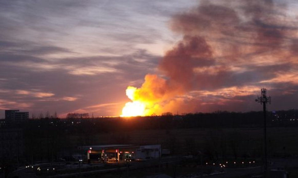 Uljanovsko mieste (Rusija) penktadienį kilo gaisras kariniame sandėlyje, kuriame buvo laikomi šaudmenys.