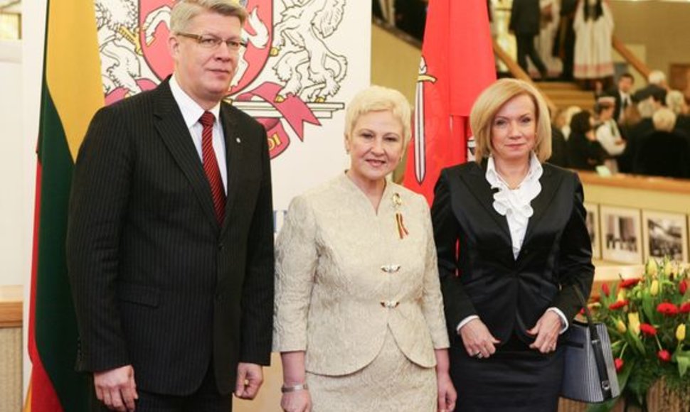 Seimo pirmininkė Irena Degutienė ir Latvijos prezidentas Valdis Zatleras su žmona