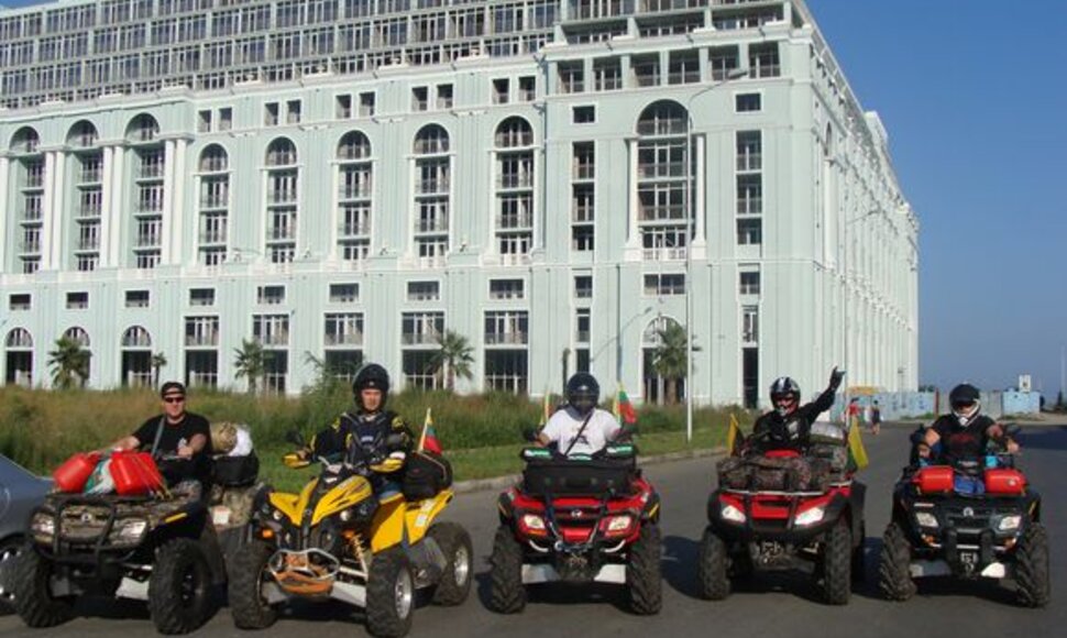 xteam.lt komanda Gruzijoje 2009 m.
