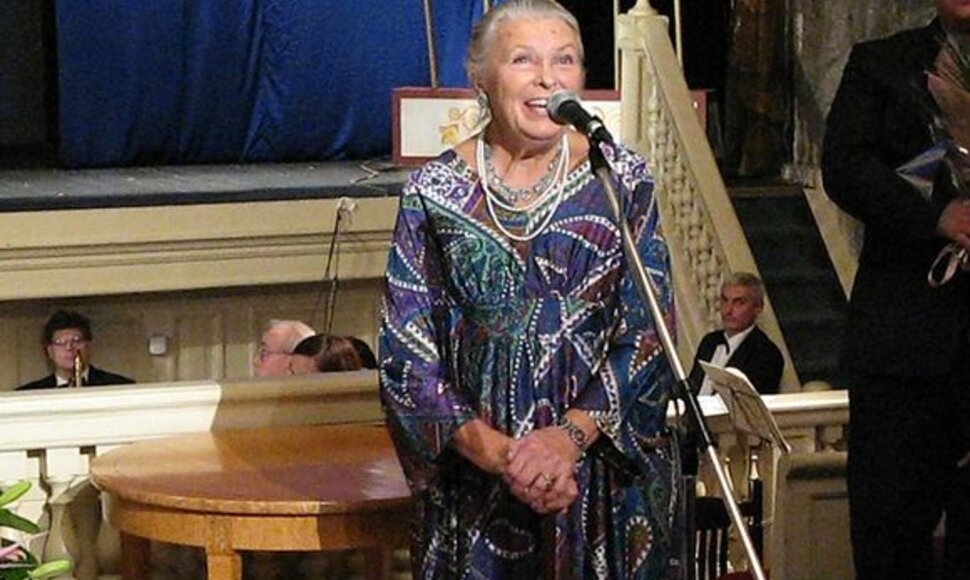 V.Artmanė