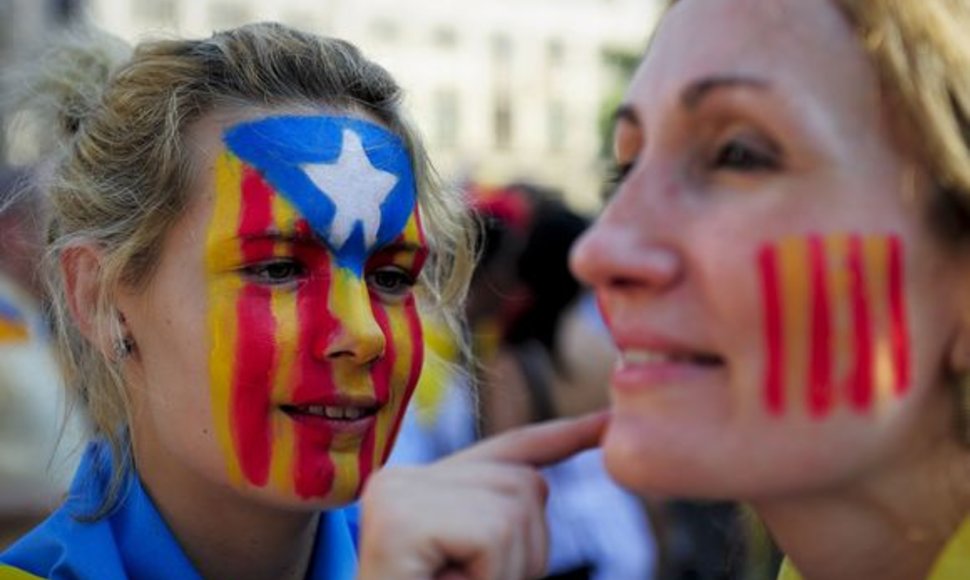 Ispanijoje šimtai tūkstančių demonstrantų reikalavo Katalonijos autonomijos.