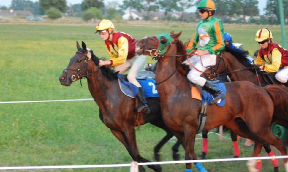 Šeštadienį Raseinių hipodrome vyko žirgų lenktynės „Triguba karūna II“.
