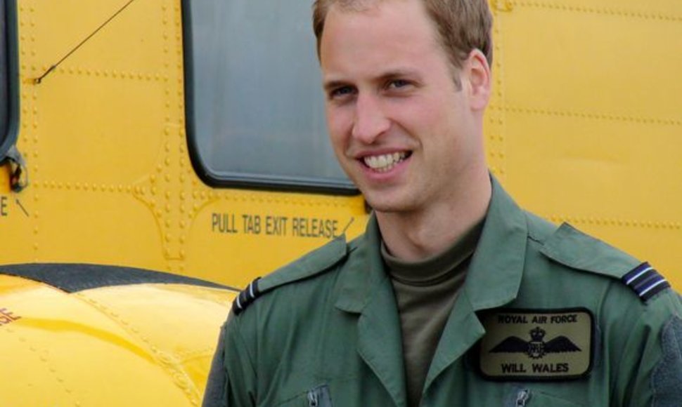 Princas Williamas taps Britanijos karinių oro pajėgų sraigtasparnio lakūnu–gelbėtoju.