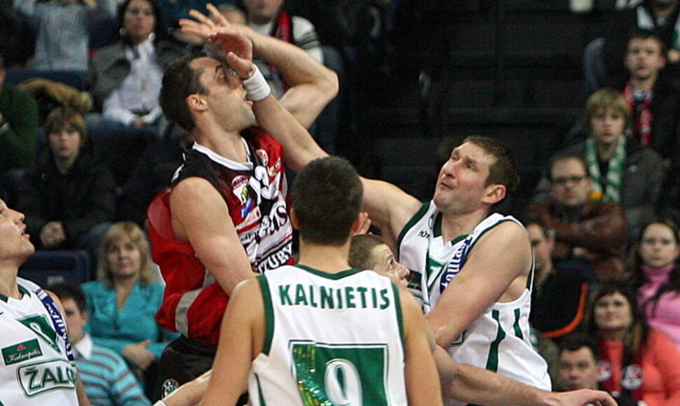 Ketvirtą kartą šiame sezone akis į akį susitiko du stipriausi Lietuvos klubai, Vilniaus „Lietuvos rytas“ ir Kauno „Žalgiris“.