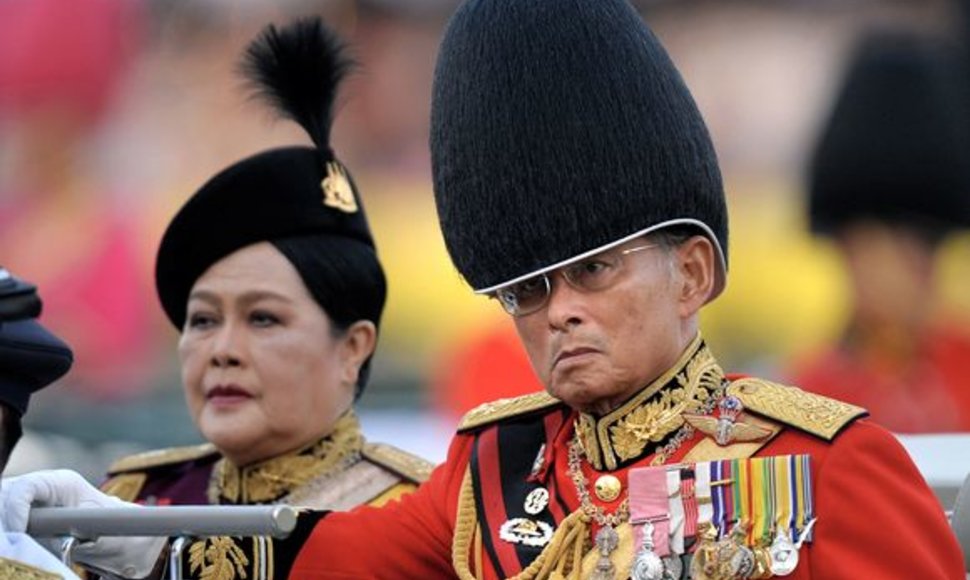 Tailando įstatymai saugo karalių Bhumibolą nuo kritikos.