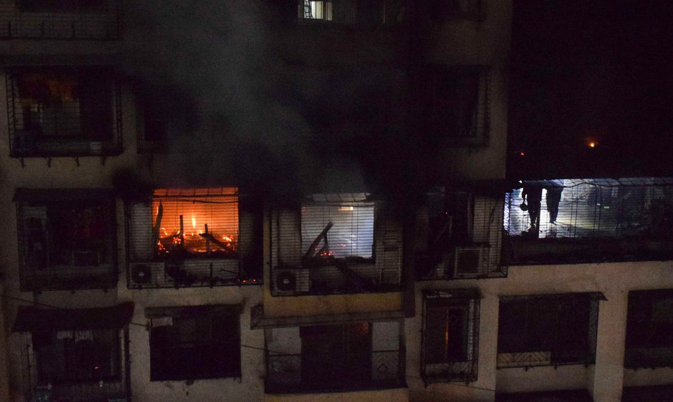 Indijoje per gaisrą gyvenamajame name žuvo penki žmonės.