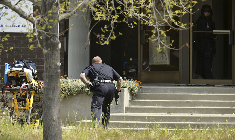 Viename iš Kalifornijos universitetų – susišaudymas