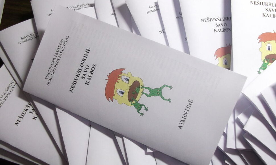 &Scaron;iaulių universiteto studentės kviečia ne&scaron;iuk&scaron;linti savo kalbos. 