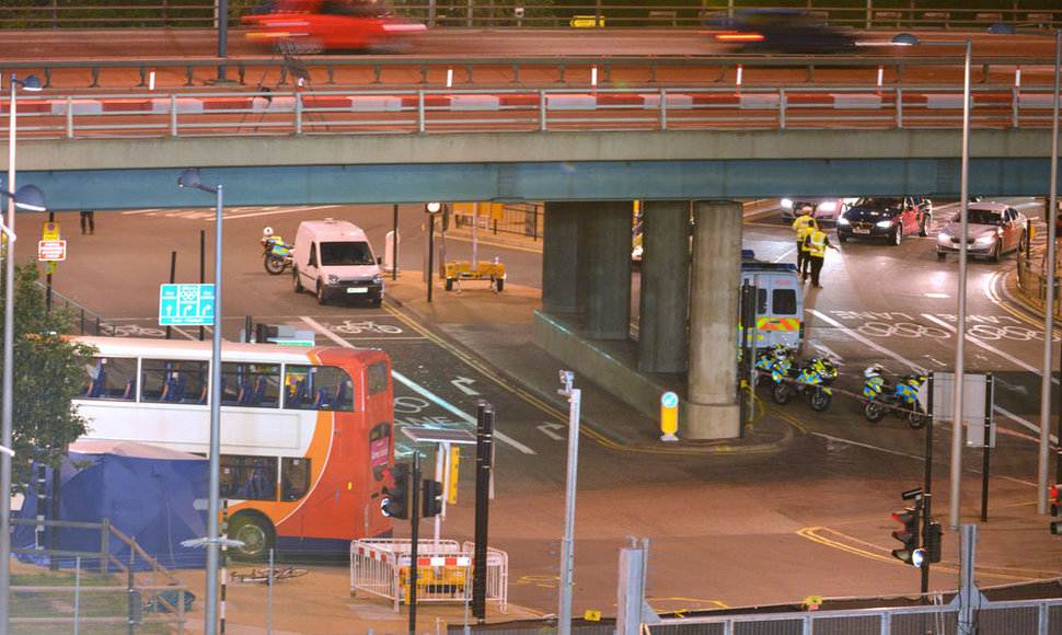 Olimpinis autobusas Londone mirtinai sužalojo dviratininką. 