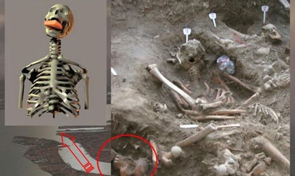 Kasinėdami masinę kapavietę Venecijoje, Italijoje, archeologai aptiko moters skeletą su į burną įdėta plyta.
