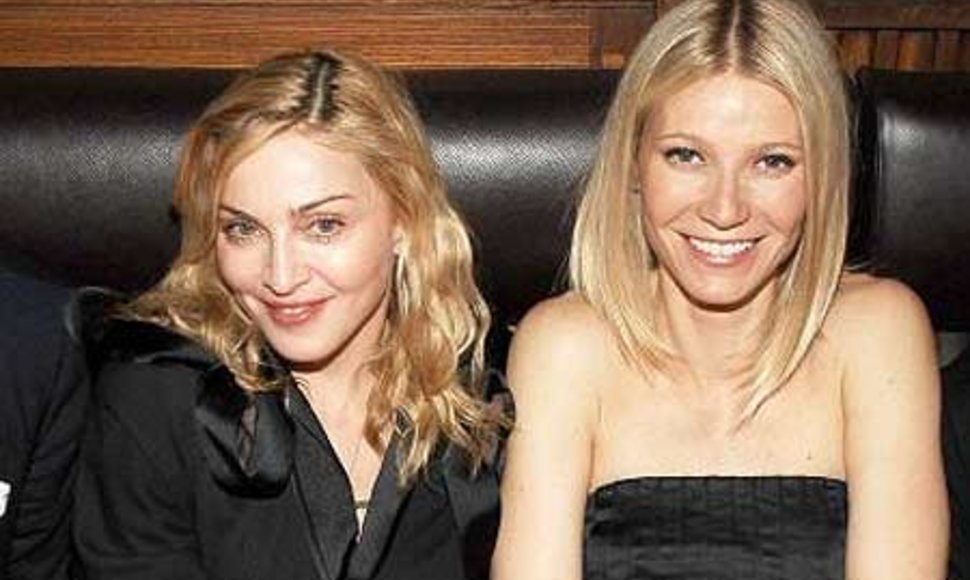 Madonna ir G.Paltrow trečiadienį linksminosi dizainerio Valentino vakarėlyje.