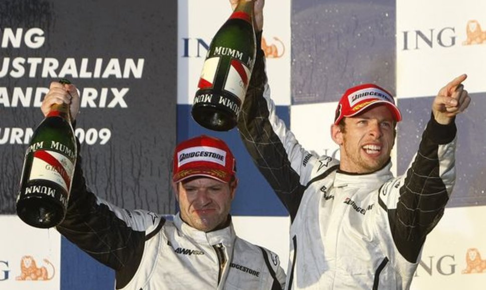 „Brawn GP“ komandai atstovaujantys Jensonas Buttonas (dešinėje) ir Rubensas Barrichello. 