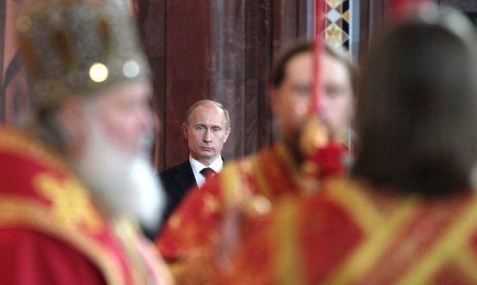 Rusijos ministras pirmininkas – velykinėse pamaldose Rusijos ortodoksų bažnyčioje.
