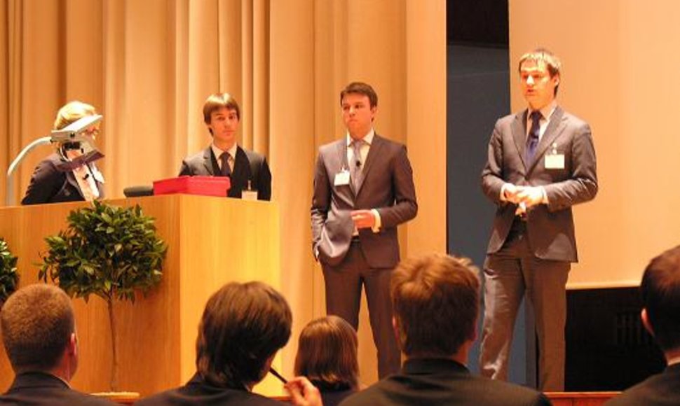 Prestižiniame Europos verslo universitetų finansų analizės turnyre Helsinkyje nugalėjo lietuvių studentų komanda.